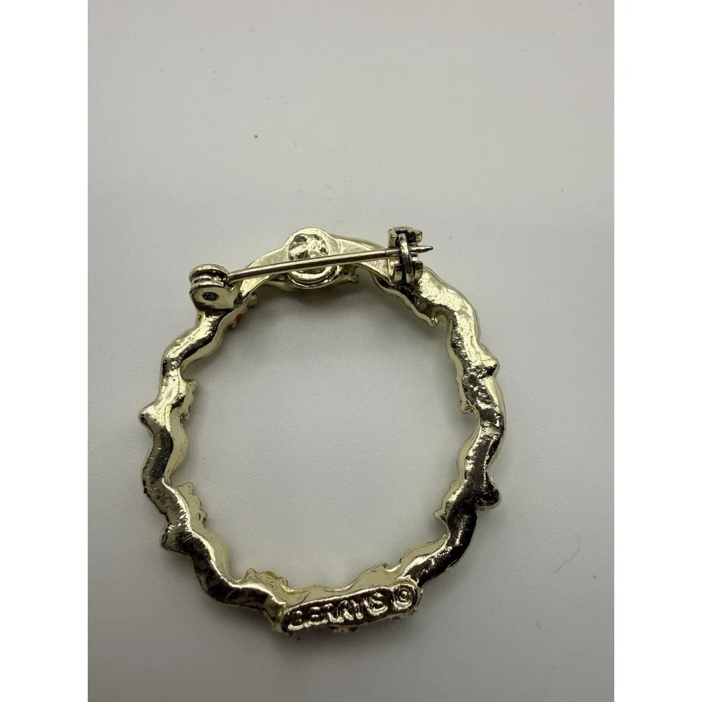 Gerry's Brooch‎ Vintage Leaf Rhinestone Wreath Gold Tone 1 3/8